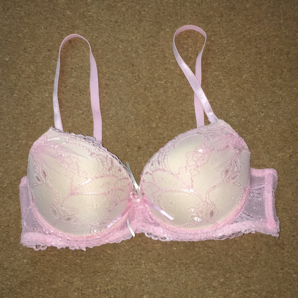 Ballet pink push-up bra! Like new. Super sexy 🩰